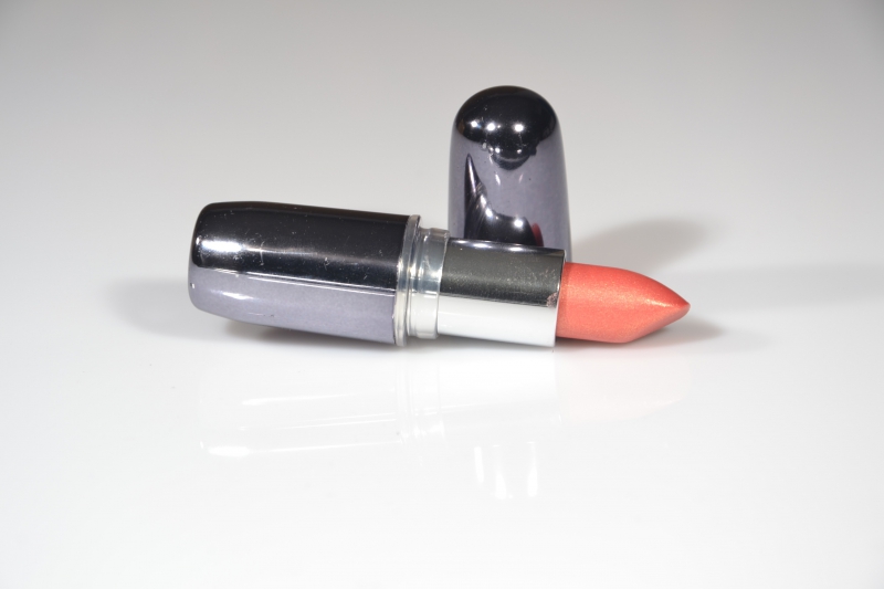 esthetique-SEILLONS SOURCE D ARGENS-min_lipstick-273109